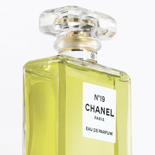 CHANEL N°19 Eau De Parfum Vaporizzatore