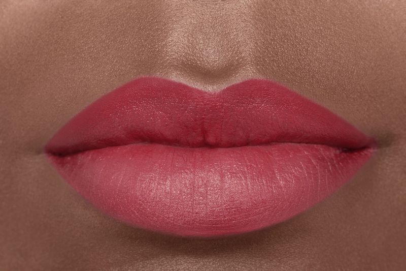 CHANEL Rouge Allure Velvet Il Rossetto Vellutato Luminoso