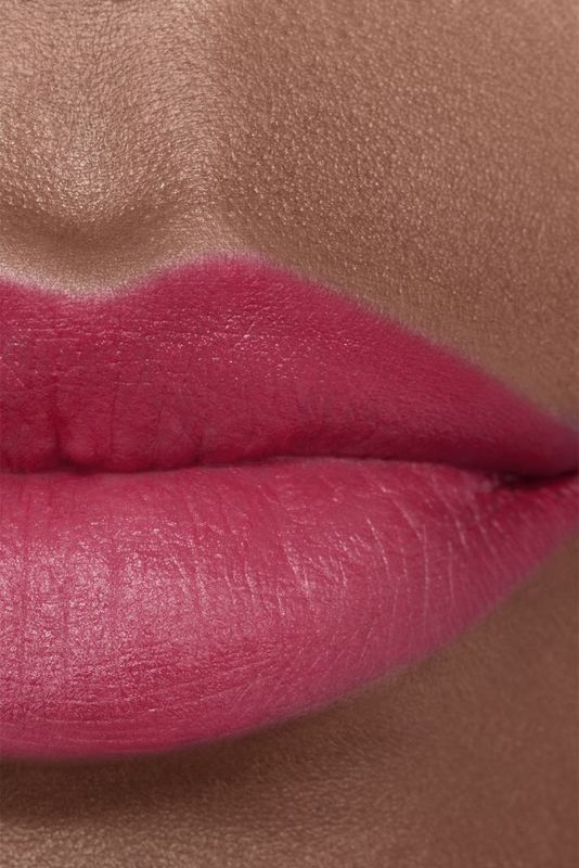 CHANEL Rouge Allure Velvet Il Rossetto Vellutato Luminoso