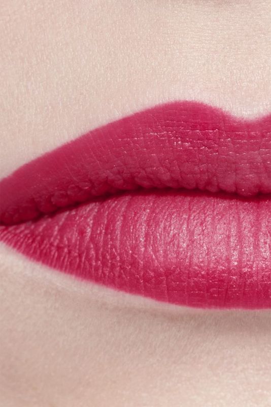 CHANEL Rouge Allure Velvet Il Rossetto Vellutato Luminoso