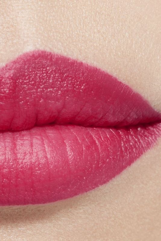 CHANEL Rouge Allure Velvet Il Rossetto Vellutato Luminoso