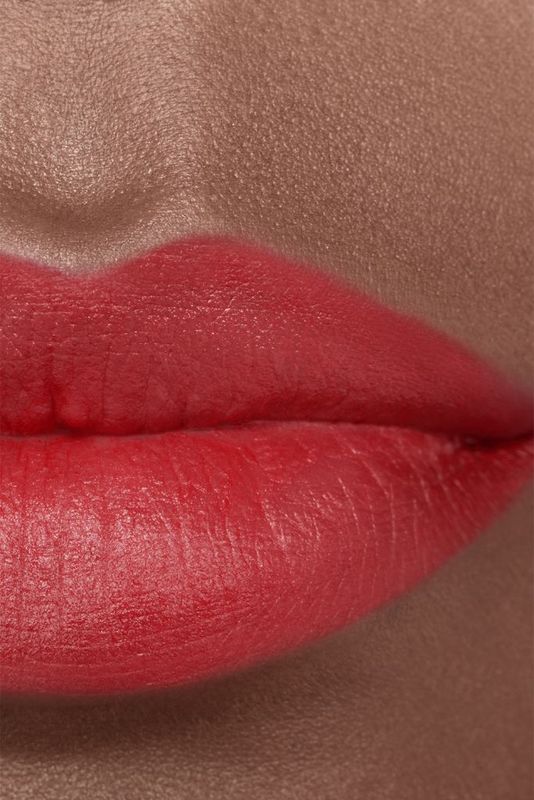 CHANEL Rouge Allure Velvet Il Rossetto Vellutato Luminoso