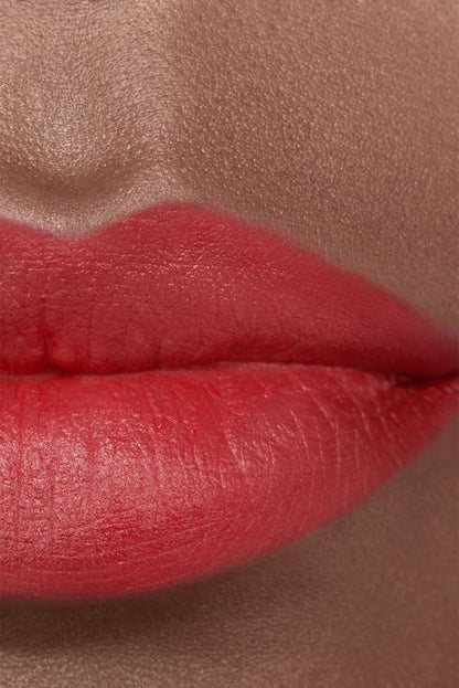 CHANEL Rouge Allure Velvet Il Rossetto Vellutato Luminoso