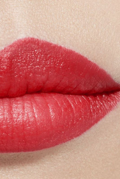 CHANEL Rouge Allure Velvet Il Rossetto Vellutato Luminoso