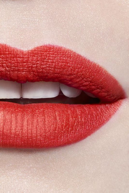 CHANEL Rouge Allure Velvet Il Rossetto Vellutato Luminoso