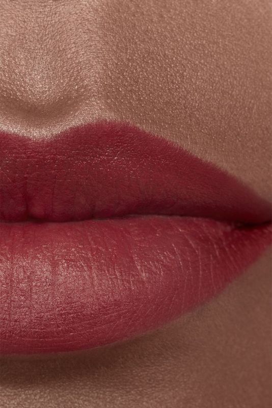 CHANEL Rouge Allure Velvet Il Rossetto Vellutato Luminoso
