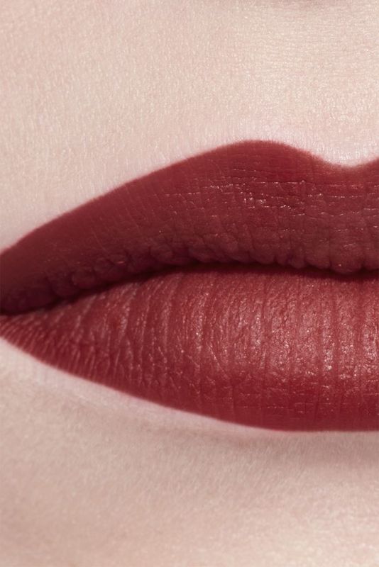 CHANEL Rouge Allure Velvet Il Rossetto Vellutato Luminoso