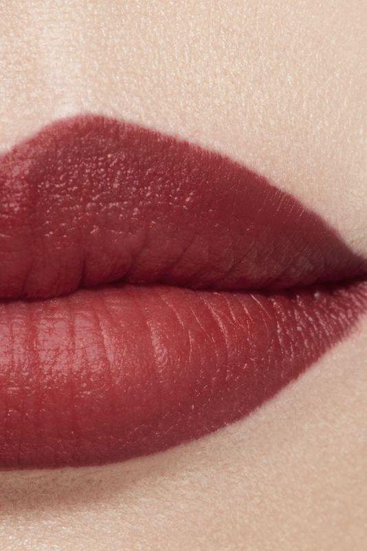 CHANEL Rouge Allure Velvet Il Rossetto Vellutato Luminoso