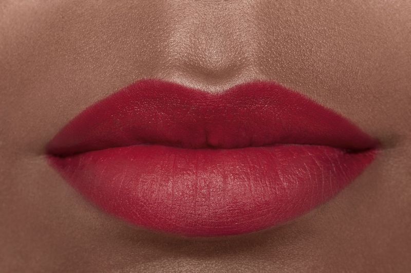 CHANEL Rouge Allure Velvet Il Rossetto Vellutato Luminoso