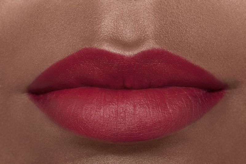 CHANEL Rouge Allure Velvet Il Rossetto Vellutato Luminoso