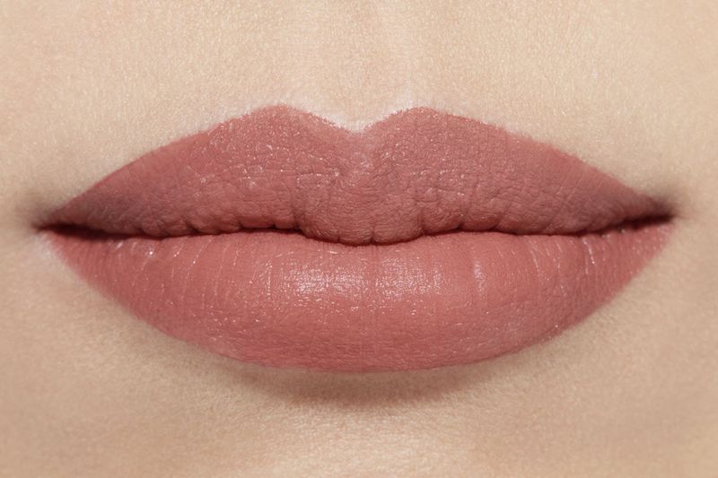 CHANEL Rouge Allure Velvet Il Rossetto Vellutato Luminoso