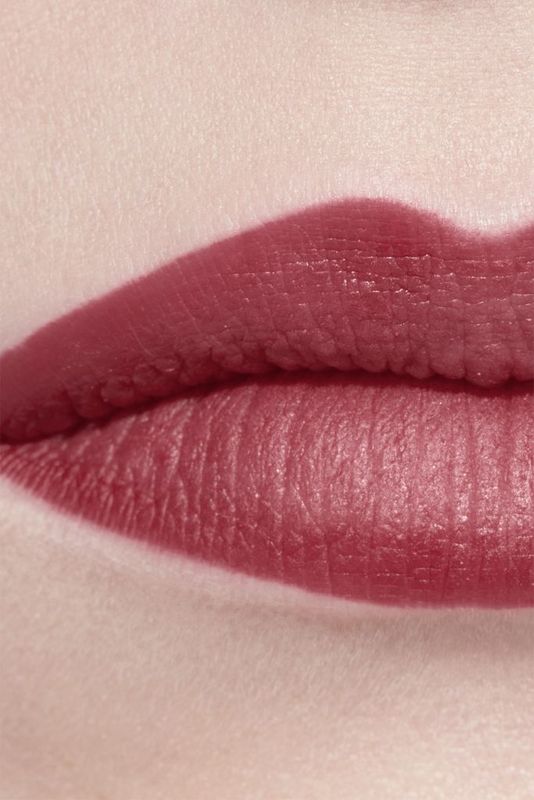 CHANEL Rouge Allure Velvet Il Rossetto Vellutato Luminoso