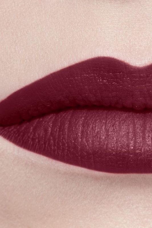 CHANEL Rouge Allure Velvet Il Rossetto Vellutato Luminoso