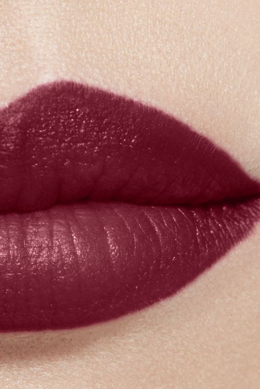 CHANEL Rouge Allure Velvet Il Rossetto Vellutato Luminoso