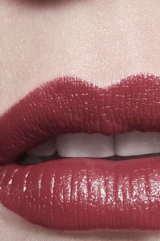 CHANEL Rouge Allure L'extrait Il Rossetto Ad Alta Intensità Estratto Di Luce E Trattamento Ricaricabile