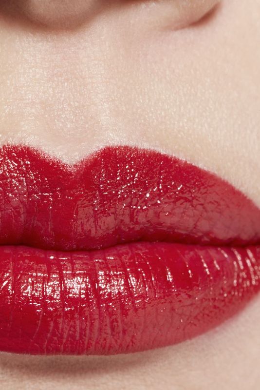 CHANEL Rouge Allure L'extrait Il Rossetto Ad Alta Intensità Estratto Di Luce E Trattamento Ricaricabile