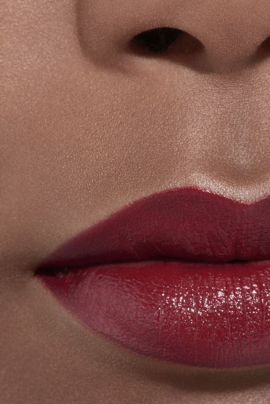 CHANEL Rouge Allure L'extrait Il Rossetto Ad Alta Intensità Estratto Di Luce E Trattamento Ricaricabile