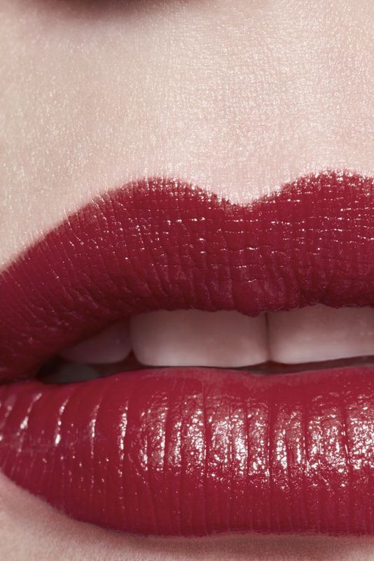CHANEL Rouge Allure L'extrait Il Rossetto Ad Alta Intensità Estratto Di Luce E Trattamento Ricaricabile