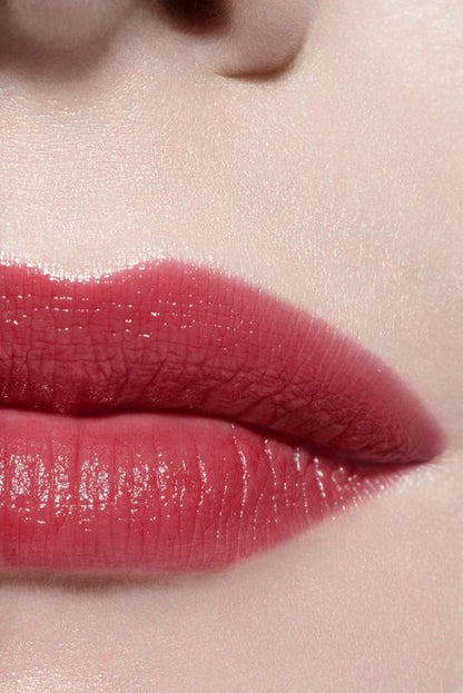 CHANEL Rouge Coco Baume Balsamo Idratante Colorato, Dall’Intensità Su Misura, Per Labbra Più Belle Giorno Dopo Giorno
