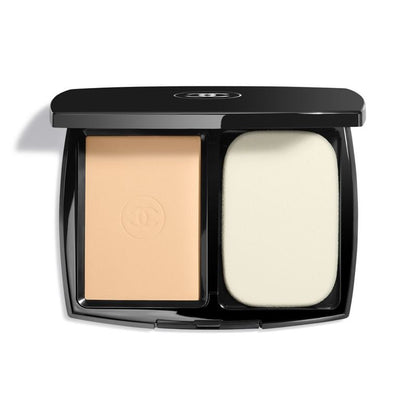 CHANEL Ultra Le Teint Fondotinta Compatto Ad Alta Perfezione. Lunga Tenuta. Massimo Confort