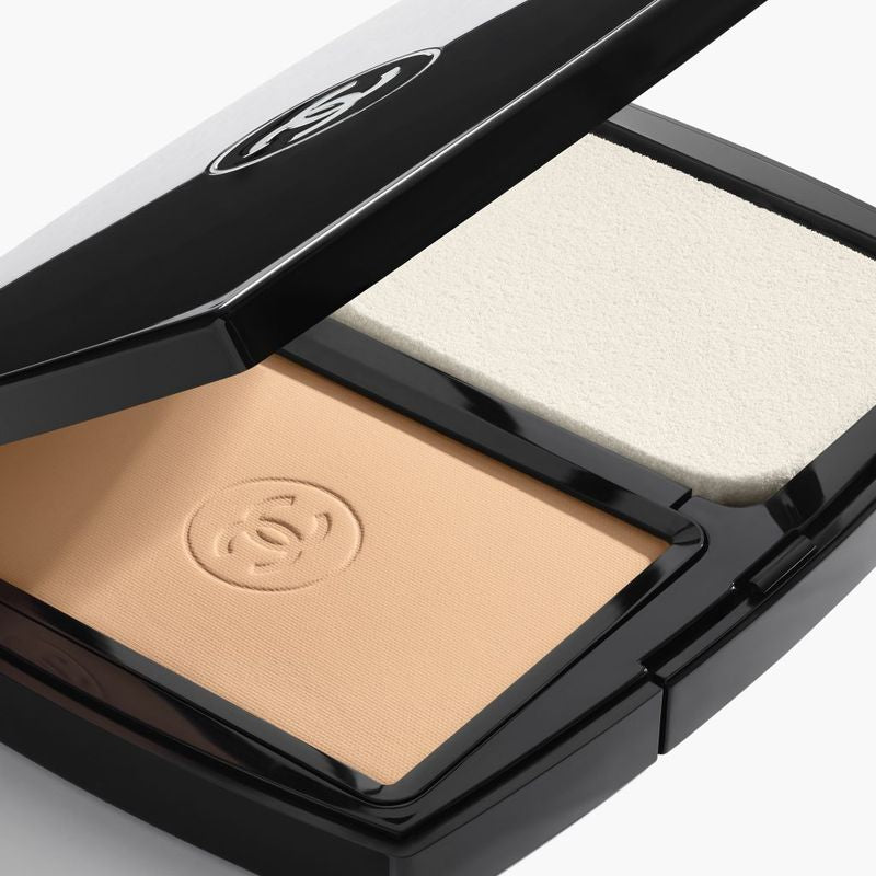 CHANEL Ultra Le Teint Fondotinta Compatto Ad Alta Perfezione. Lunga Tenuta. Massimo Confort