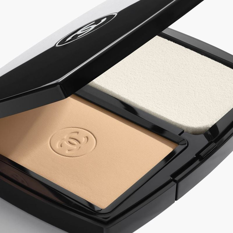 CHANEL Ultra Le Teint Fondotinta Compatto Ad Alta Perfezione. Lunga Tenuta. Massimo Confort