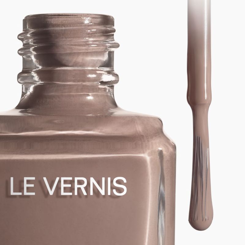 CHANEL Le Vernis Colore E Brillantezza Lunga Tenuta
