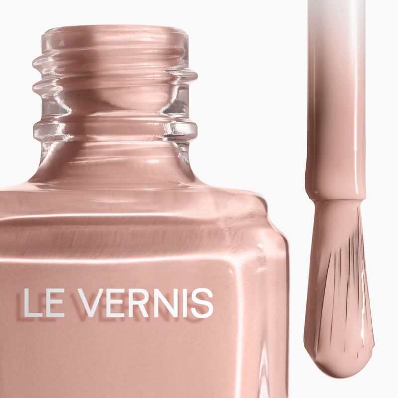 CHANEL Le Vernis Colore E Brillantezza Lunga Tenuta