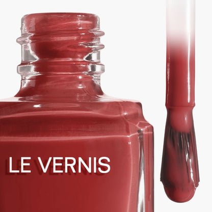 CHANEL Le Vernis Colore E Brillantezza Lunga Tenuta