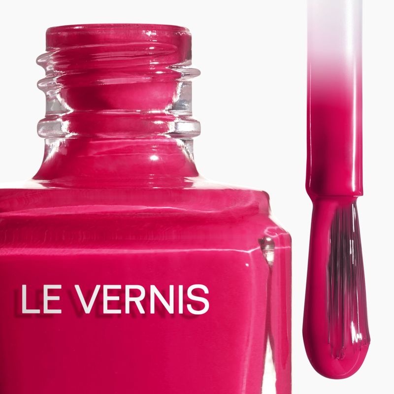 CHANEL Le Vernis Colore E Brillantezza Lunga Tenuta