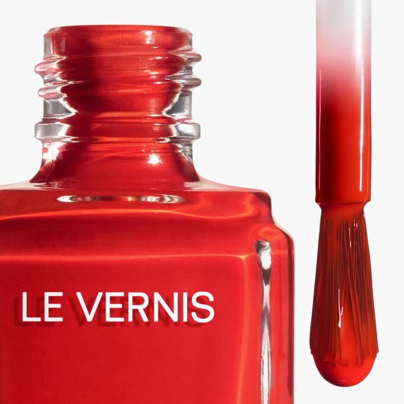 CHANEL Le Vernis Colore E Brillantezza Lunga Tenuta