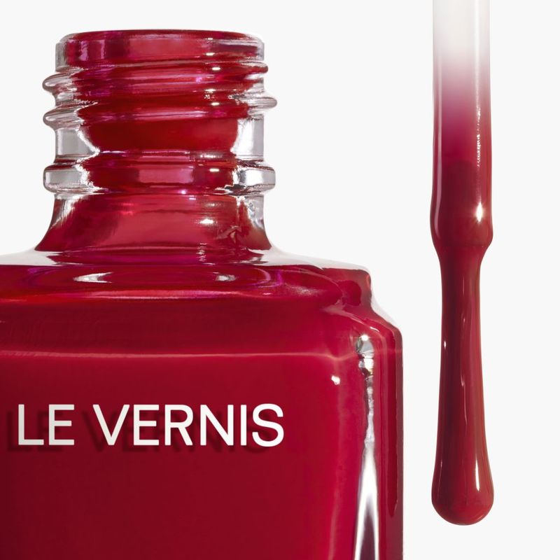 CHANEL Le Vernis Colore E Brillantezza Lunga Tenuta