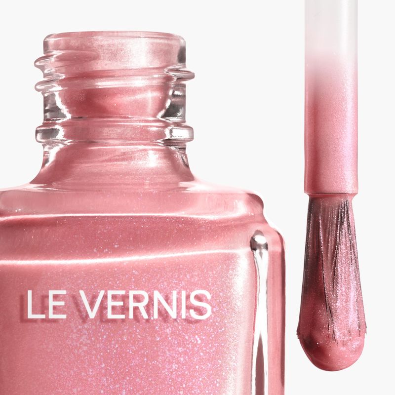 CHANEL Le Vernis Colore E Brillantezza Lunga Tenuta