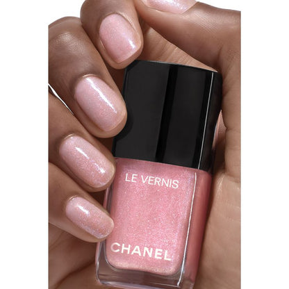 CHANEL Le Vernis Colore E Brillantezza Lunga Tenuta