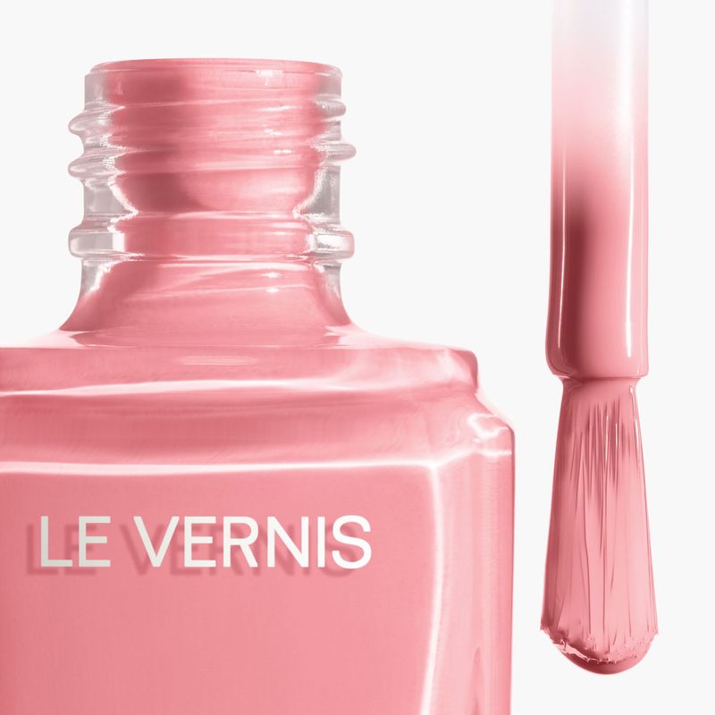 CHANEL Le Vernis Colore E Brillantezza Lunga Tenuta