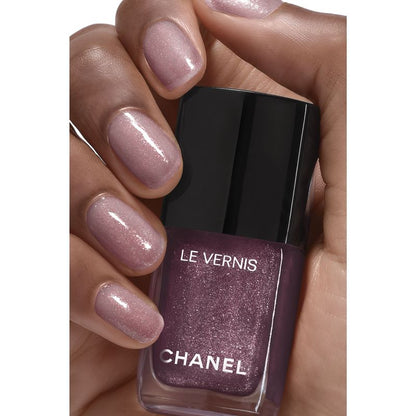 CHANEL Le Vernis Colore E Brillantezza Lunga Tenuta