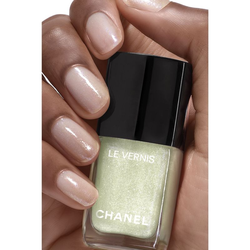CHANEL Le Vernis Colore E Brillantezza Lunga Tenuta