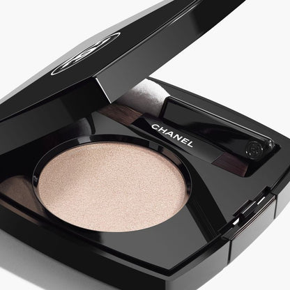 CHANEL OMBRE ESSENTIELLE OMBRETTO MULTIUSO A LUNGA TENUTA