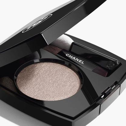 CHANEL OMBRE ESSENTIELLE OMBRETTO MULTIUSO A LUNGA TENUTA