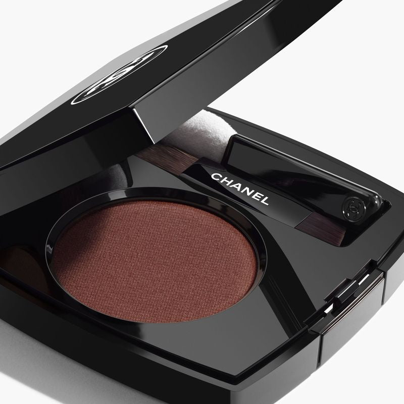 CHANEL OMBRE ESSENTIELLE OMBRETTO MULTIUSO A LUNGA TENUTA