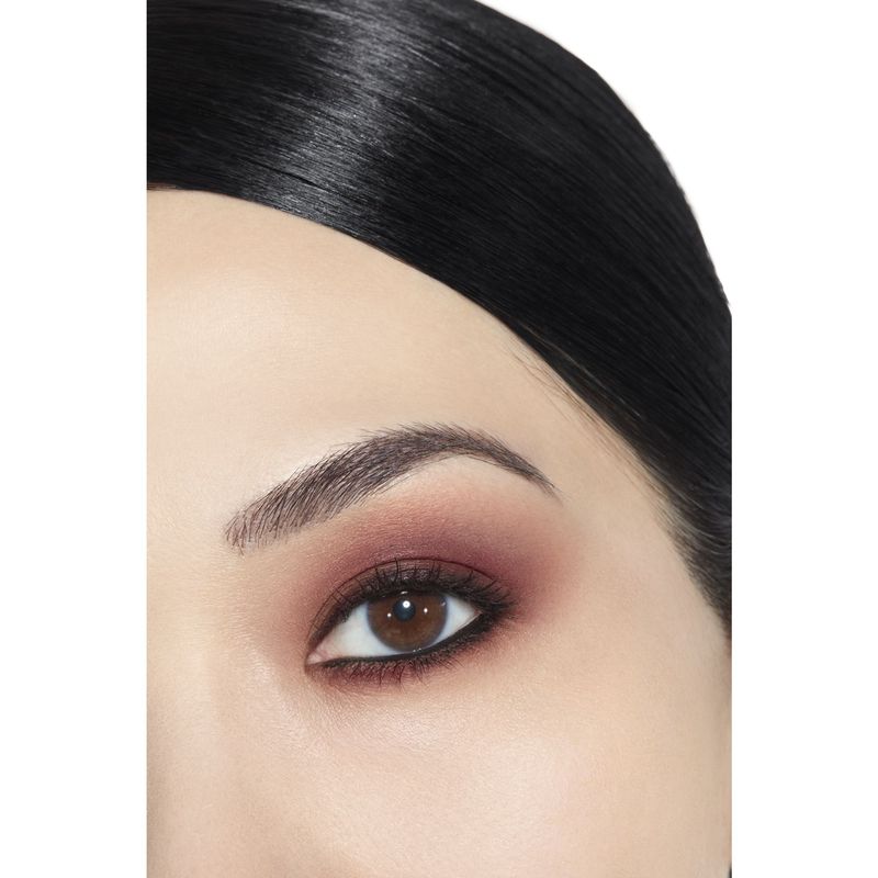 CHANEL OMBRE ESSENTIELLE OMBRETTO MULTIUSO A LUNGA TENUTA