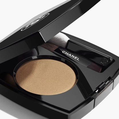 CHANEL OMBRE ESSENTIELLE OMBRETTO MULTIUSO A LUNGA TENUTA