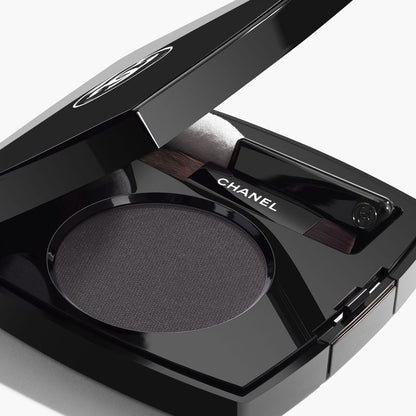 CHANEL OMBRE ESSENTIELLE OMBRETTO MULTIUSO A LUNGA TENUTA