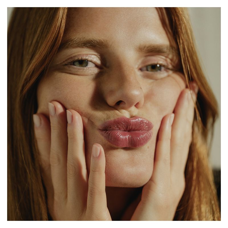 Sisley PHYTO-ROUGE SHINE - Il colore di un rossetto. La brillantezza di un gloss. Il confort di un balsamo