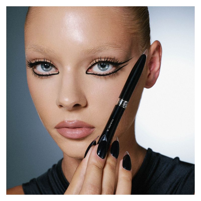 NABLA True Signature Liner - Eyeliner liquido waterproof di precisione